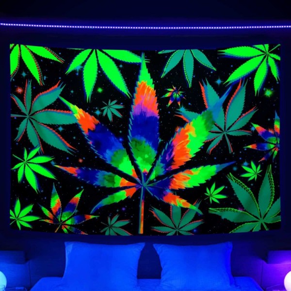 Weed - UV Reactive Tapestry with Wall Hanging Accessories UK