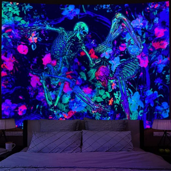 Skull - UV Reactive Tapestry with Wall Hanging Accessories UK
