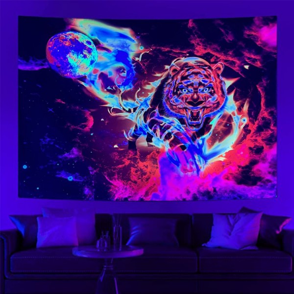 Lion - UV Reactive Tapestry with Wall Hanging Accessories UK